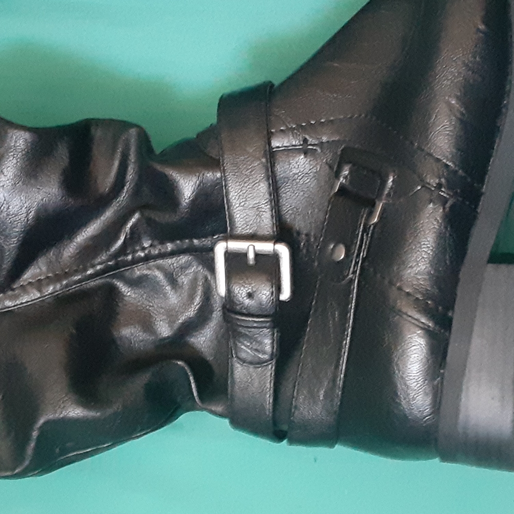 White mountain black boots, size 8 - Picture 2 of 8